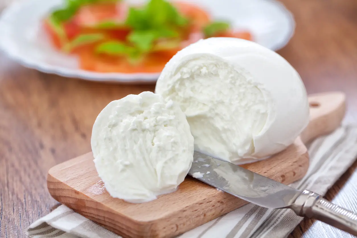 Cómo hacer mozzarella con queso fresco - Cuál es el proceso del queso mozzarella como hacer mozzarella con queso fresco - Cuál es el proceso del queso mozzarella