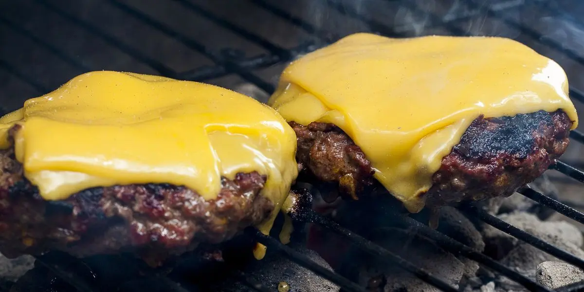 La hamburguesa con queso: una delicia irresistible - Cuál es el queso que se le pone a la hamburguesa hamburguesa con queso - Cuál es el queso que se le pone a la hamburguesa