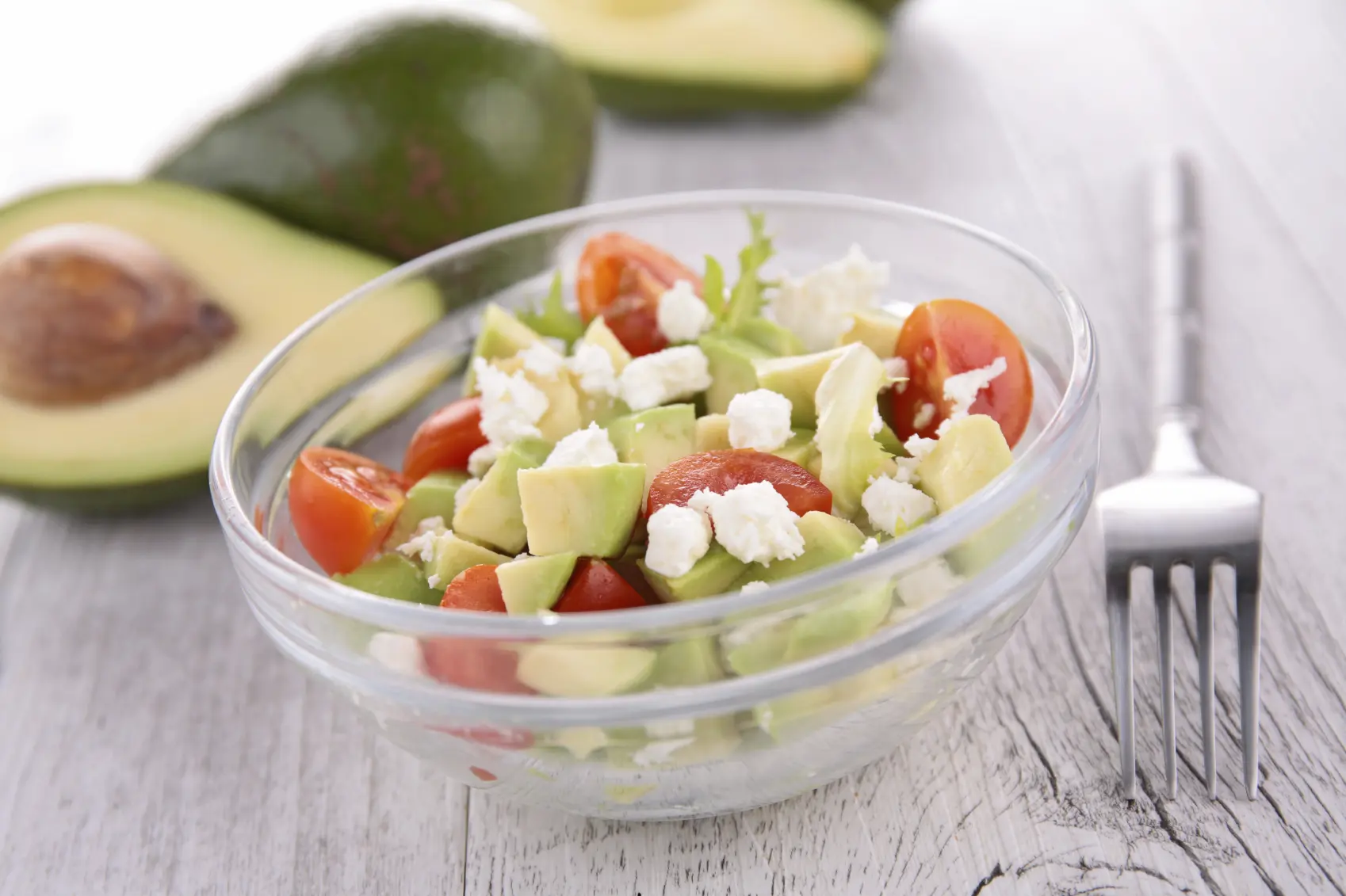 ensalada de aguacate con tomate quesos y lechuga - Cuántas calorías tiene una ensalada verde con aguacate