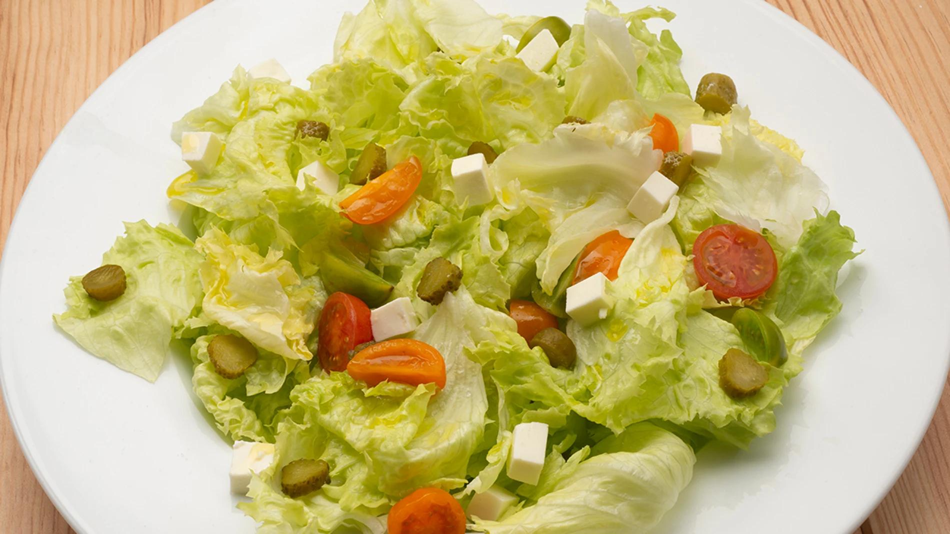 Ensalada de lechuga, tomate cherry y queso: una combinación deliciosa - Cuánto dura la Ensalada de lechuga y tomate ensalada lechuga tomate cherry queso - Cuánto dura la Ensalada de lechuga y tomate