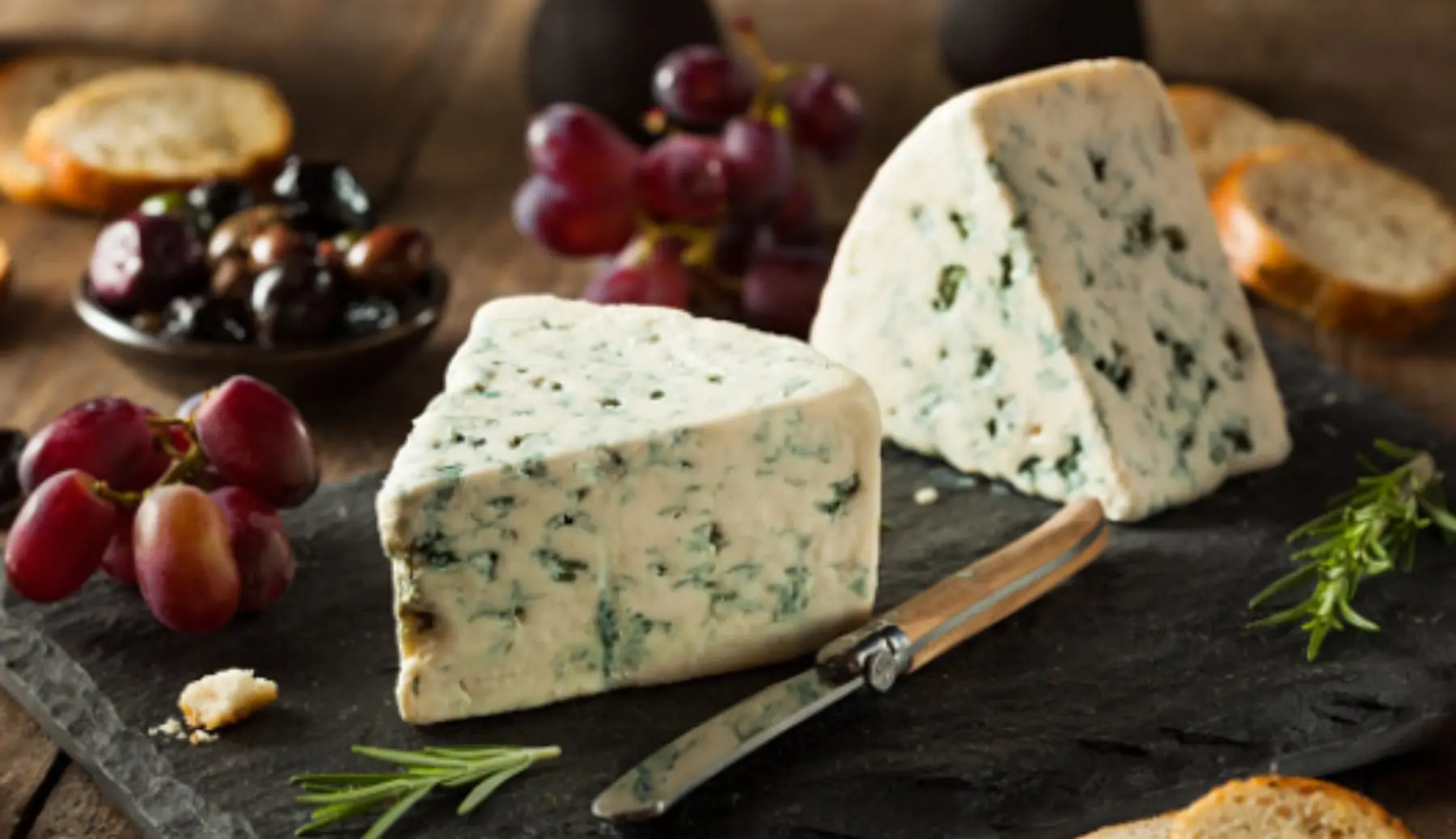 Cómo comer queso Roquefort: una experiencia única para los amantes del queso - Qué beneficios tiene comer Roquefort como comer queso roquefort - Qué beneficios tiene comer Roquefort