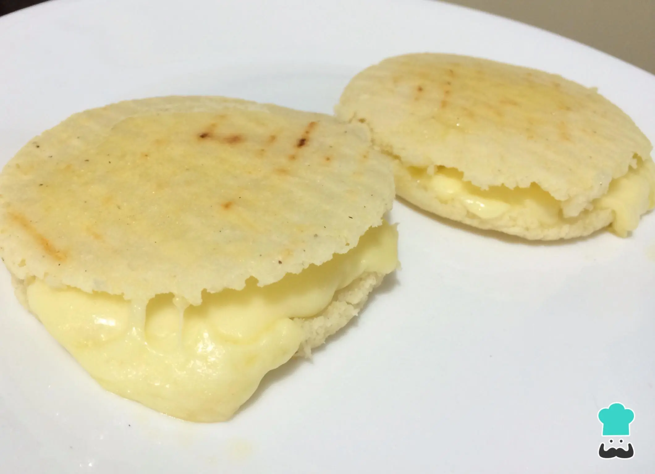 Arepa con queso venezolana: una delicia gastronómica - Qué diferencia hay entre arepas venezolanas y colombianas arepas con queso venezolanas - Qué diferencia hay entre arepas venezolanas y colombianas