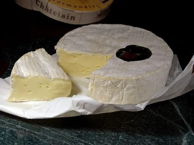 se puede comer la corteza del queso brie - Qué parte del queso Brie se come