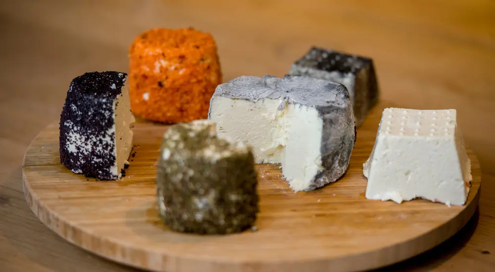 queso de cabra calorias - Qué tiene más calorías el queso de cabra o el queso de vaca