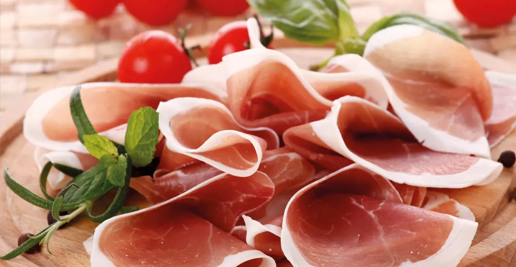 Plato de quesos y carnes frías: una deliciosa opción para cualquier ocasión - Qué tipo de carnes frías hay plato de quesos y carnes frias - Qué tipo de carnes frías hay